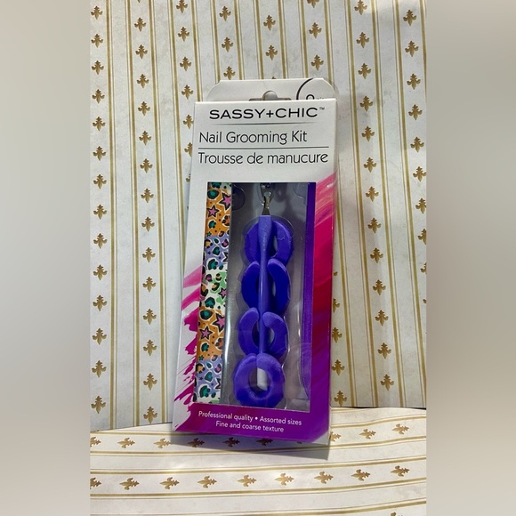🍀 3/$15 Sassy+Chic Nail Grooming Bundle w/ Convenient Nail Polish Holder - Picture 3 of 6